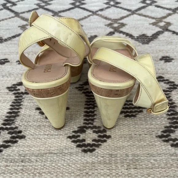 Elegant Yellow Wedge Sandals - Picture 3 of 7